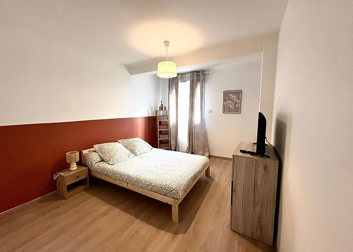 L'escapade Des Domes - Proche De La Gare - Garage - Jaccuzi *